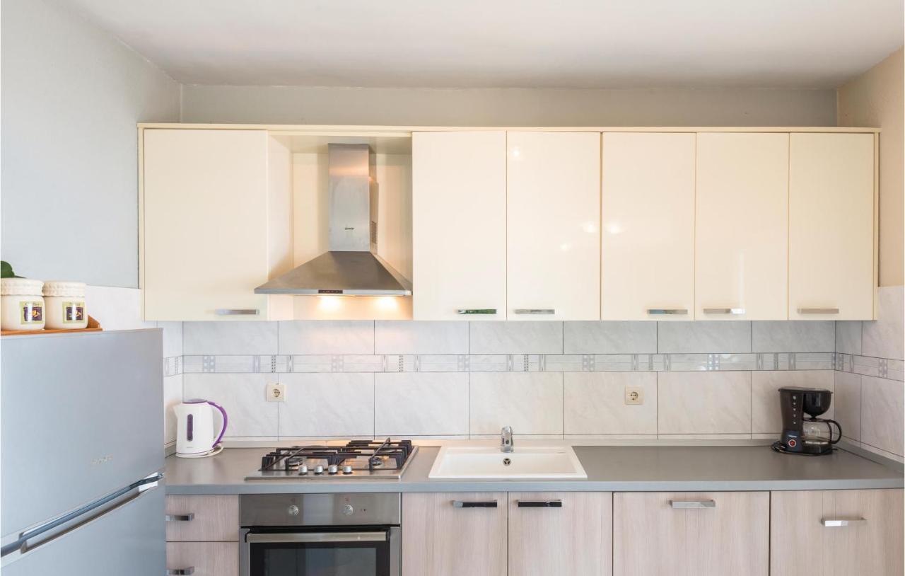 2 Bedroom Beautiful Apartment In מאקרסקה מראה חיצוני תמונה