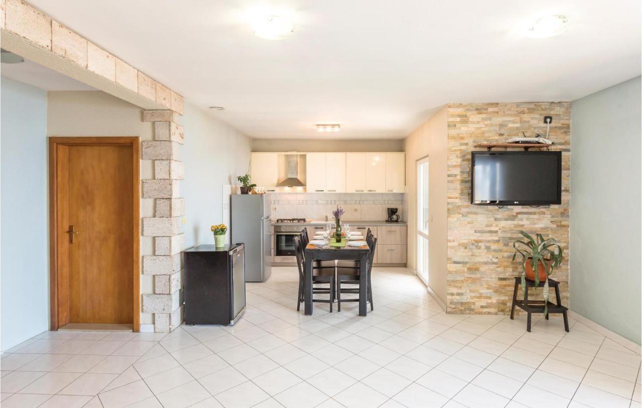 2 Bedroom Beautiful Apartment In מאקרסקה מראה חיצוני תמונה