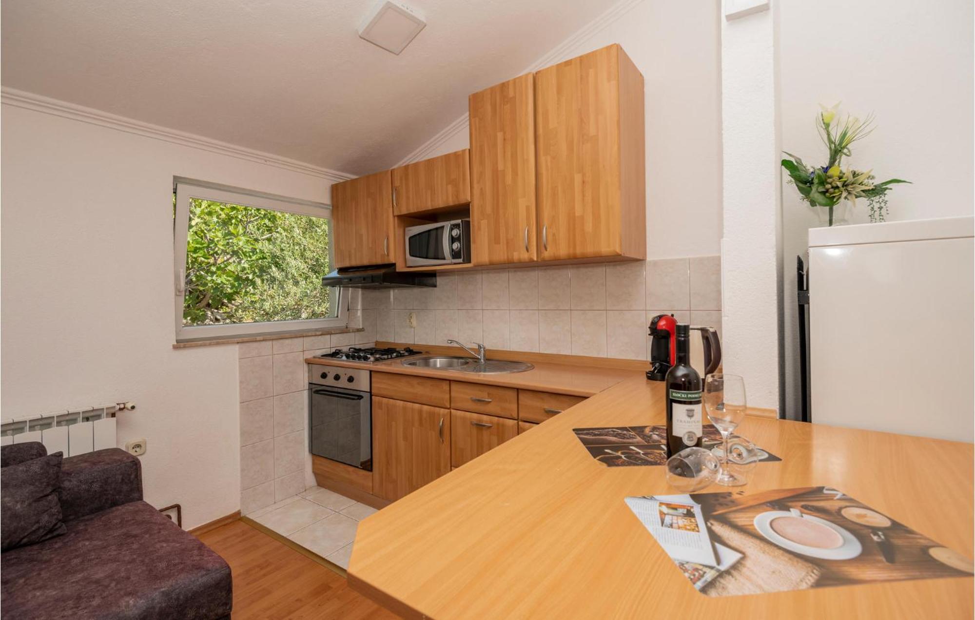 2 Bedroom Beautiful Apartment In מאקרסקה מראה חיצוני תמונה