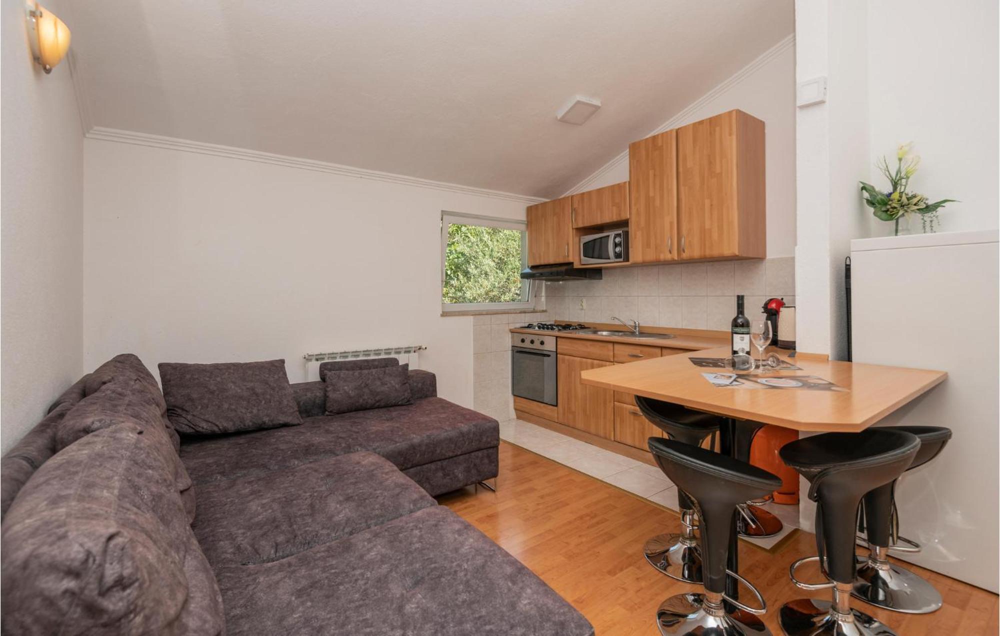 2 Bedroom Beautiful Apartment In מאקרסקה מראה חיצוני תמונה