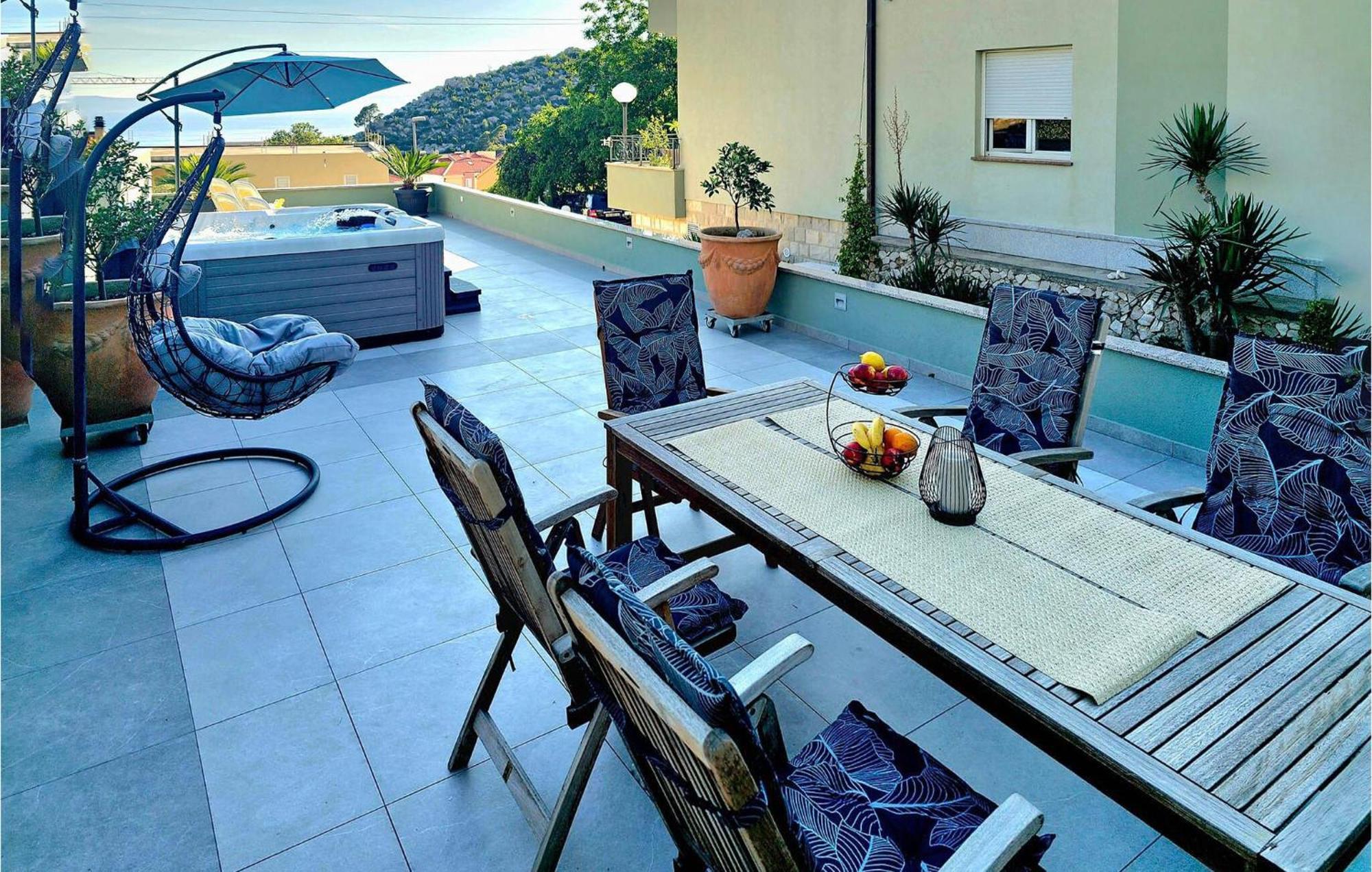 2 Bedroom Beautiful Apartment In מאקרסקה מראה חיצוני תמונה